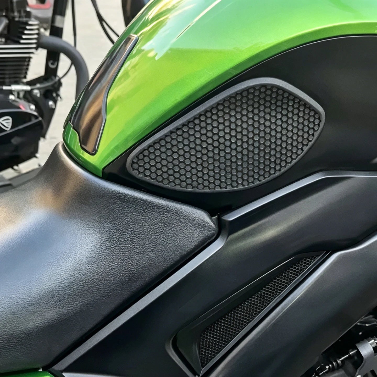 For Ducati Panigale V2 V2S 899 959 1199 1299 Streetfighter V2 V2S V2 Universal Motorcycle Stickers Tank Pad Side Pads Knee Pads