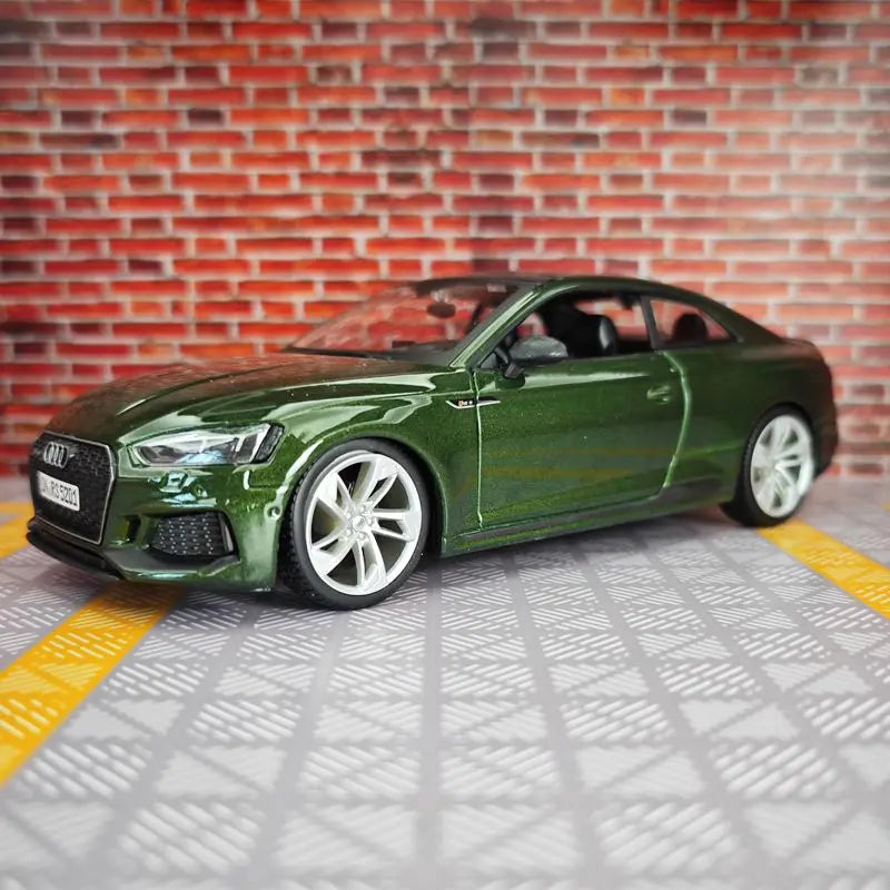 Bburago 1:24 simulation Audi RS5 Coupe alloy car model  doors can be opened suitable for collection and can be given as a gift