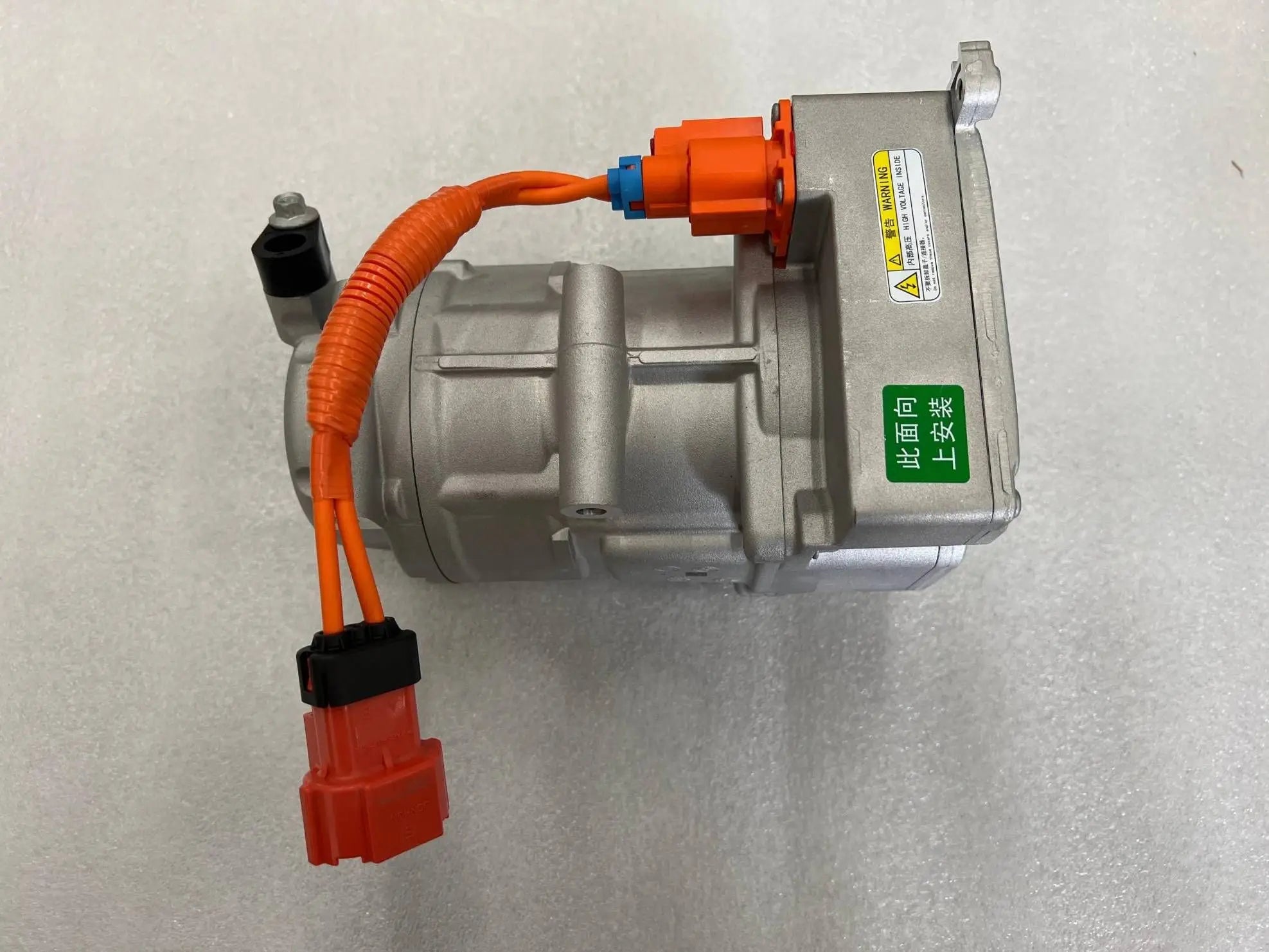 Brand New High Quality Original EM2EKA-8103020Z Electric Compressor Assembly Fit BYD Dolphin & 2nd Gen Yuan Plus Smart Drive