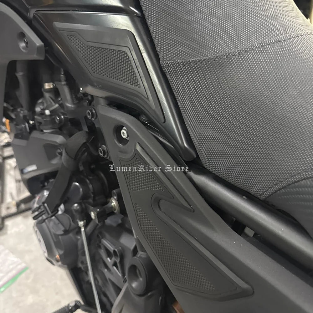 Motorcycle Tank Grips Traction Pads Anti Slip Gas Knee Side Fuel Tank Protector Sticker for YAMAHA Tenere 700 Rally 35kW 2025