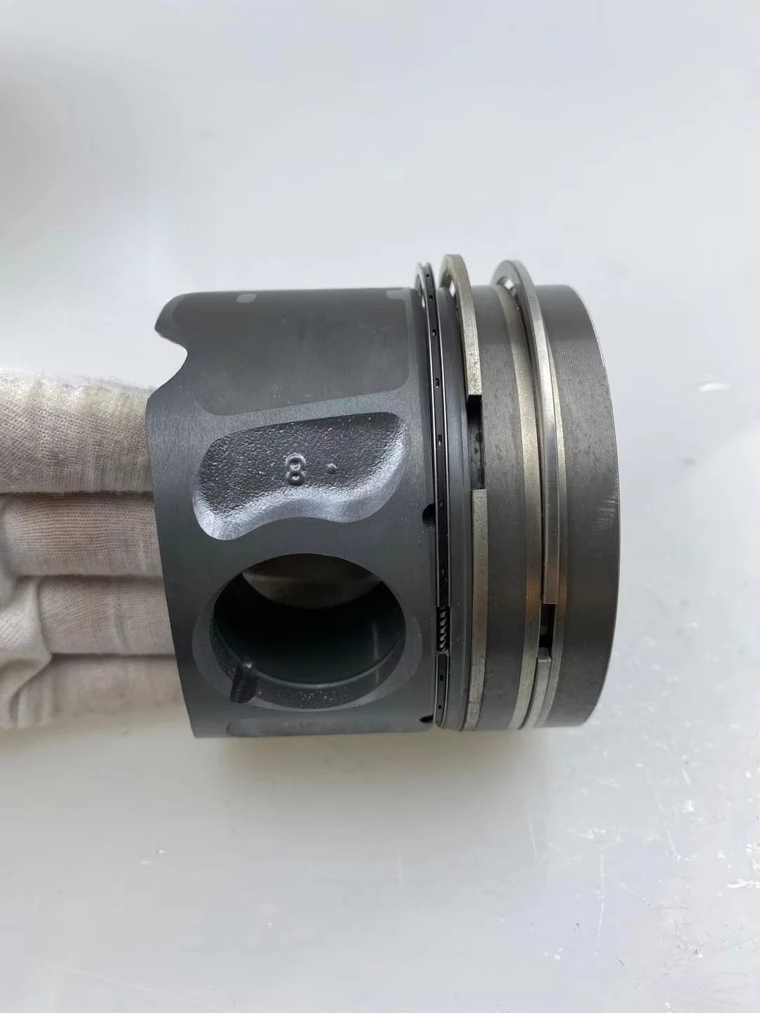 مكابس قطع غيار السيارات المصنعية لاند روفر رينج روفر ديسكفري 3.0T 306DT TDV6 ديزل OE LR018030